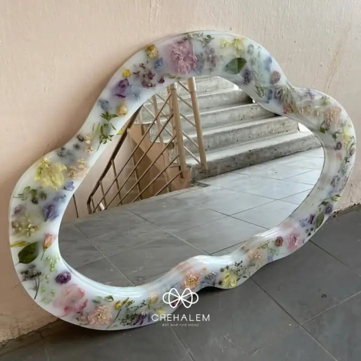 Gương epoxy resin đục kết hợp hoa khô đẳng cấp