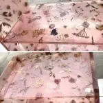 Hoa khô được sếp rất tỉ mỉ tăng tính thẩm mỹ cho kệ trang trí